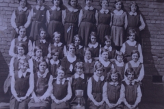 m24 School photo, Dorrie 3rd from right at bottom